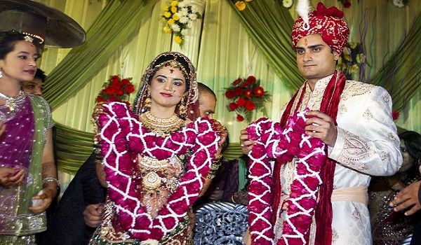 Gujarati Wedding Traditions Dress Pre Post Wedding 