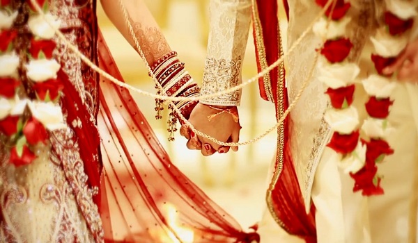 659 Hindu Wedding Couple Photos And Premium High Res Pictures Getty Images